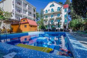 Фотография 17 из 17 - Адлер Сочи сдам жилье в собственном Гостевом доме с бассейном ! Недорогой отдых на Черном море !