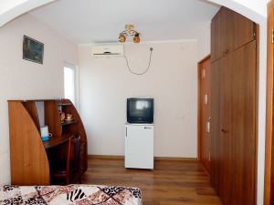 Фотография 2 из 9 - Комфортная комната на двоих в тихом районе Феодосии