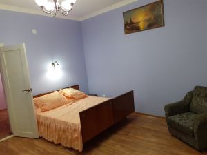 Фотография 2 из 9 - Уютный двухместный полулюкс  + допместо с кухней и душевой в частном секторе Любимовка, Севастополь