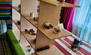 Фотография 8 из 32 - Сдаётся посуточно 1- комнатная квартира в пгт Коктебель 40 кв.м. рядом с морем (350 м),  с кондиционером, Wi-Fi,TV спутниковое и TV через интернет,  с отдельной кухней, совмещенным санузлом, балконом на 5/5 дома,с автономным отоплением и постоянным водоснабжением по адресу  переулок Долинный, возле пансионата «Голубой залив».