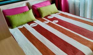 Фотография 15 из 32 - Сдаётся посуточно 1- комнатная квартира в пгт Коктебель 40 кв.м. рядом с морем (350 м),  с кондиционером, Wi-Fi,TV спутниковое и TV через интернет,  с отдельной кухней, совмещенным санузлом, балконом на 5/5 дома,с автономным отоплением и постоянным водоснабжением по адресу  переулок Долинный, возле пансионата «Голубой залив».